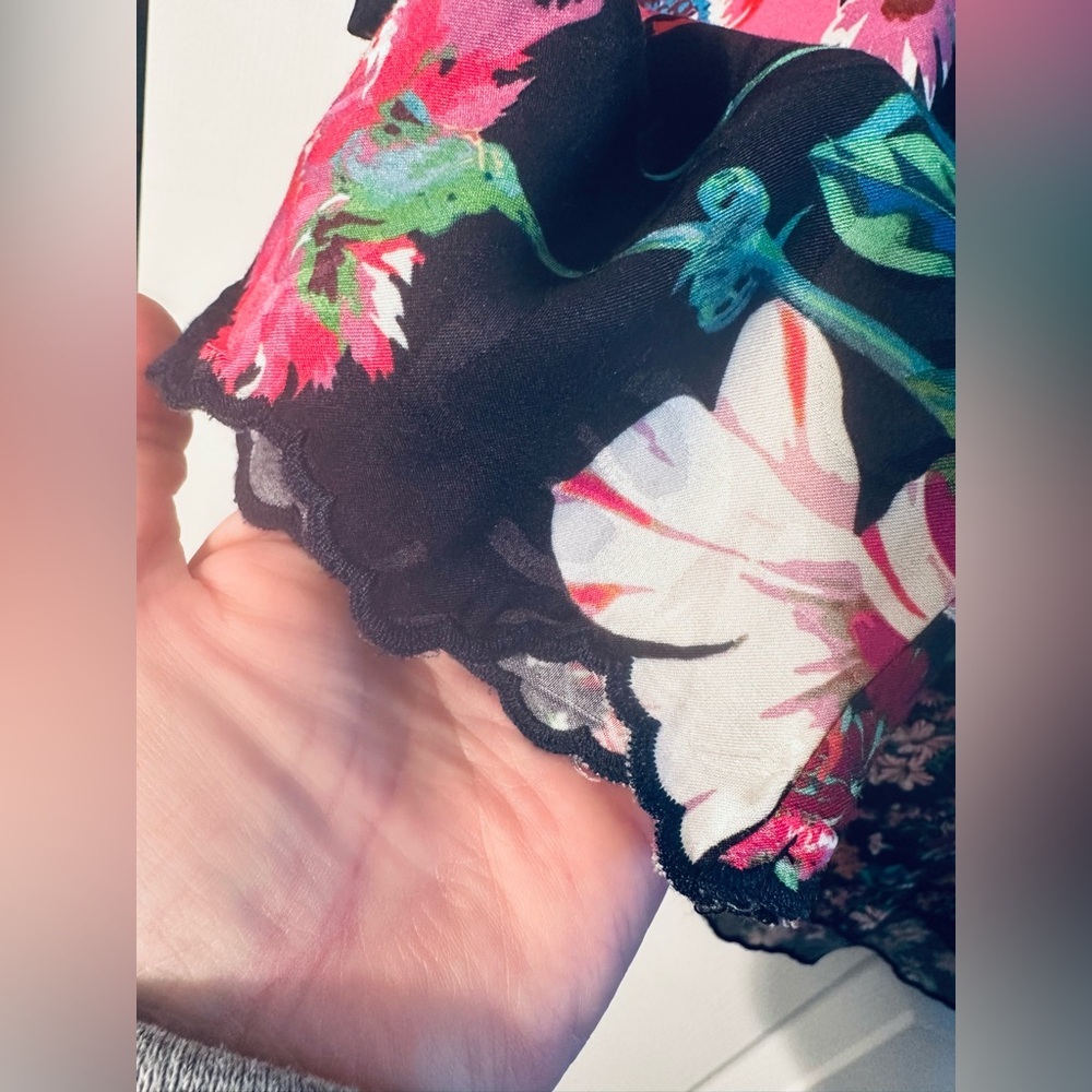 JOHNNY WAS XS Oasis Tandis Black Floral Giraffe Tunic Blouse Scalloped Hem Cuff - Picture 8 of 14